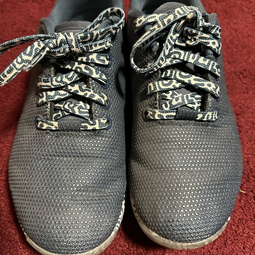 NOBULL Women’s NAVY SQUIGGLE TRAINER size 7.5